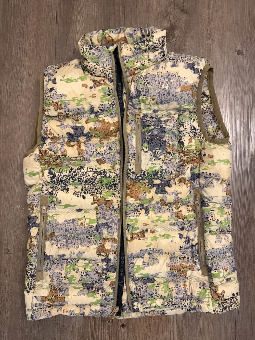 Forloh Quilted Puffer Vest in Cream and green Print